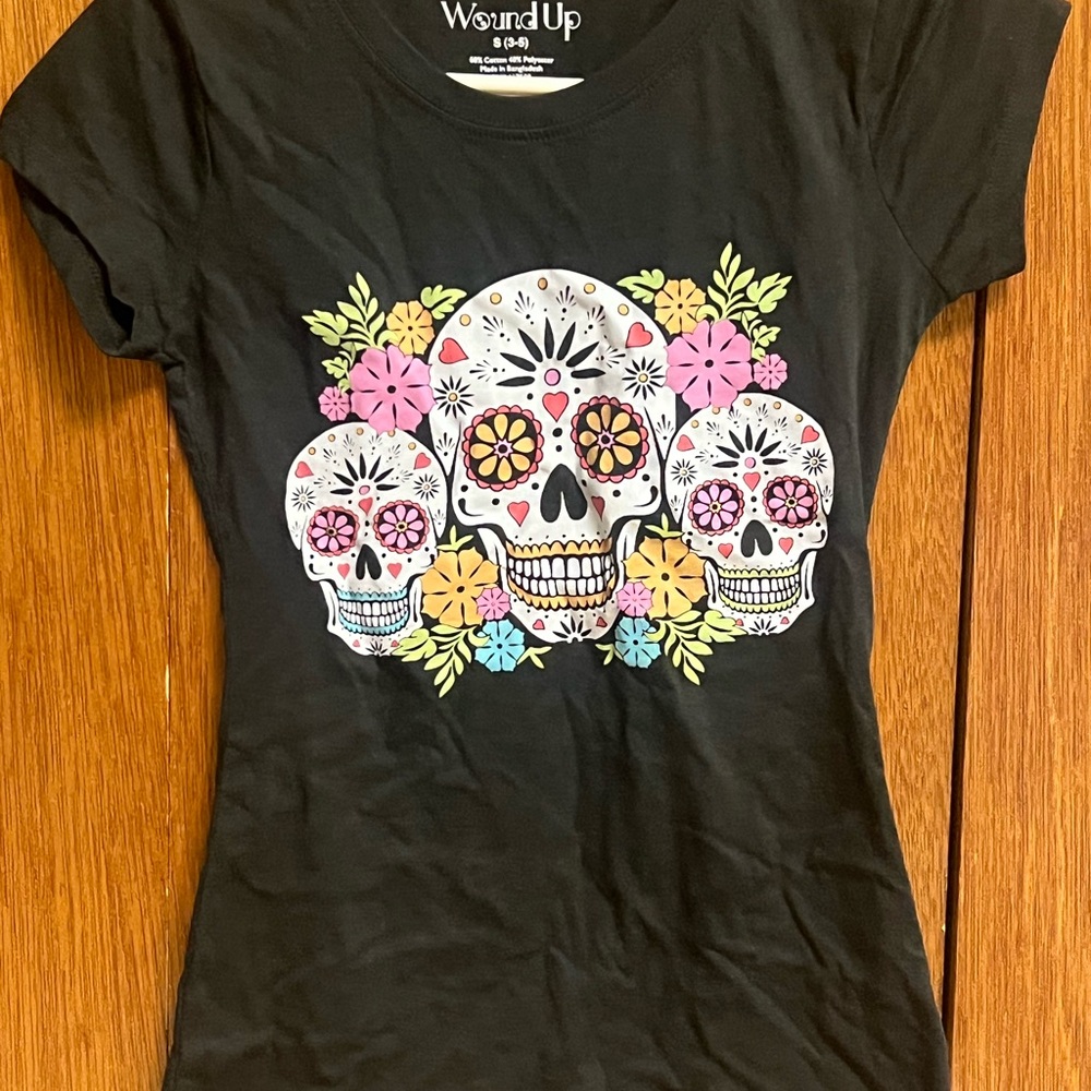 Wound Up Black Graphic Tee